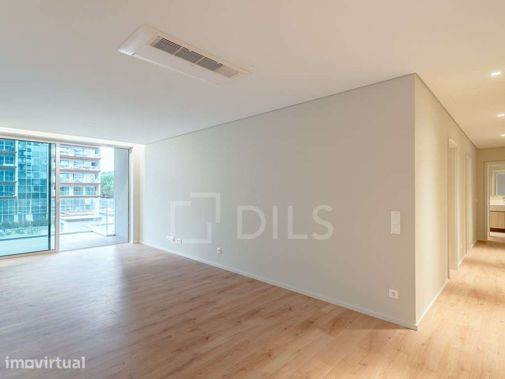 Apartamento T3 em Oeiras com terraço e 2 estacionamentos - Grande imagem: 3/32