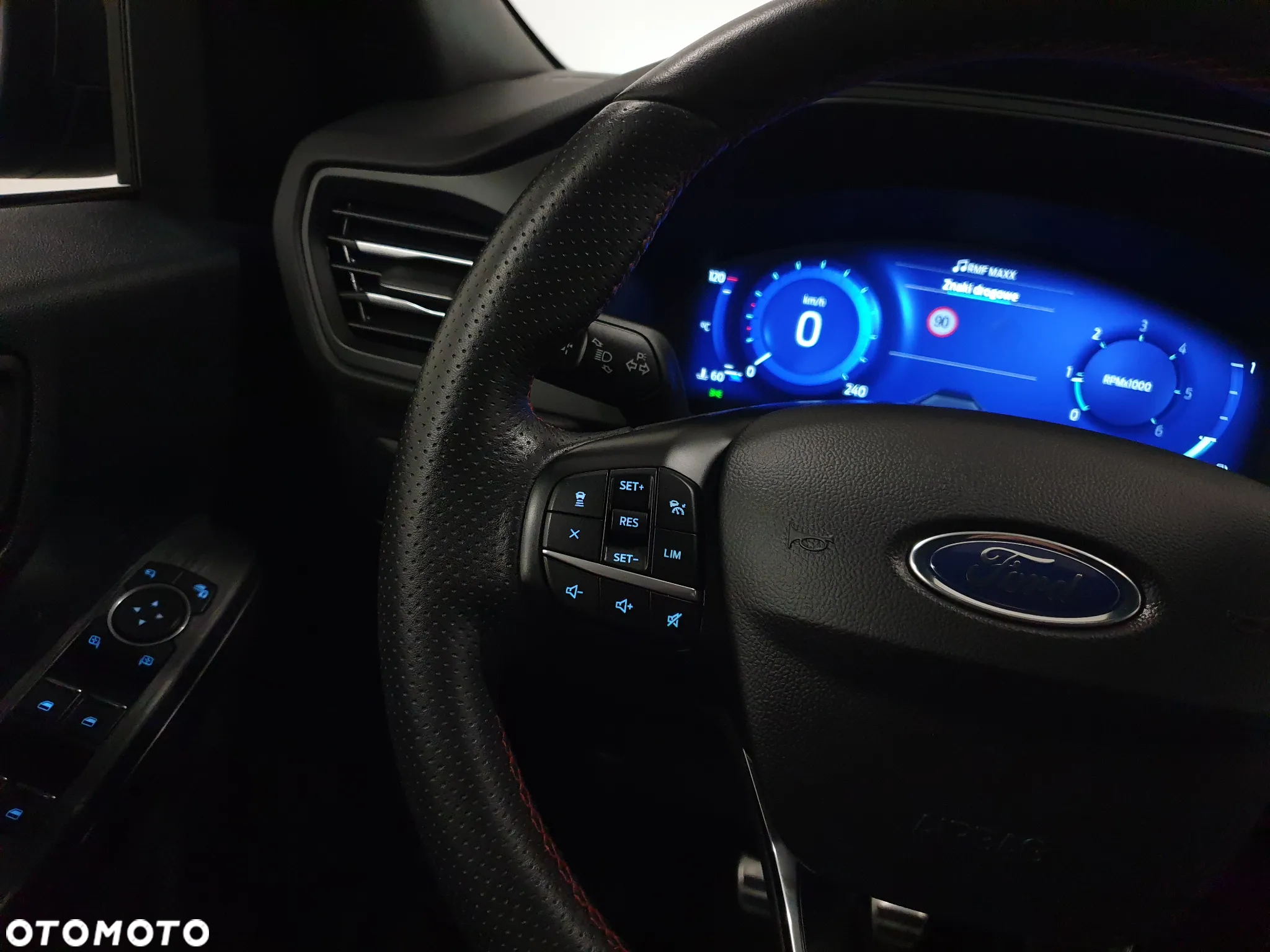 Ford Kuga 2.0 EcoBlue Hybrid ST-LINE X - 10