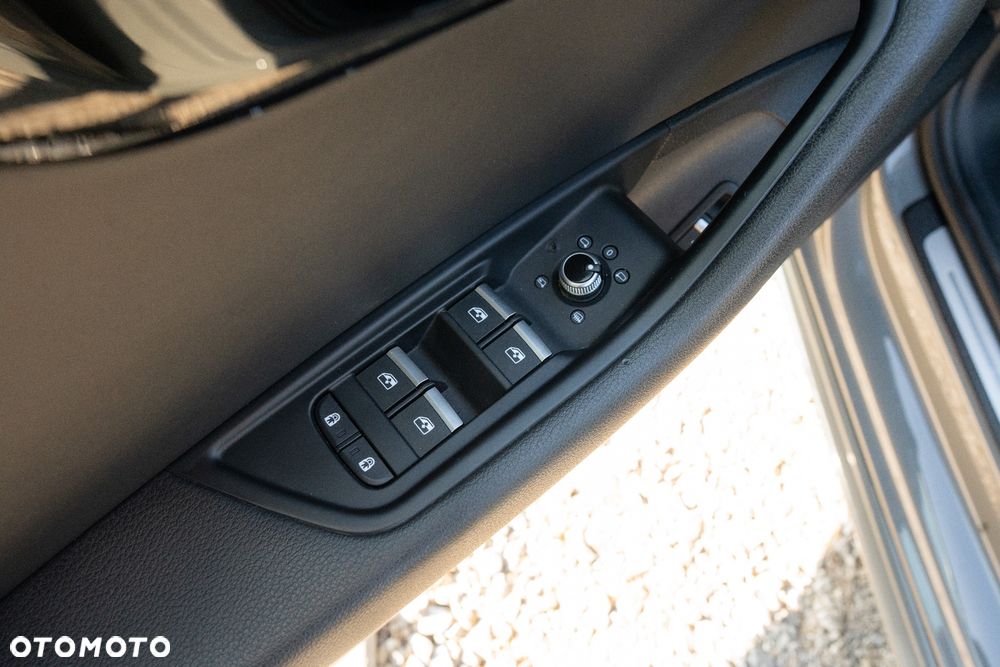 Audi A4 Avant 35 TDI S tronic S line - 9