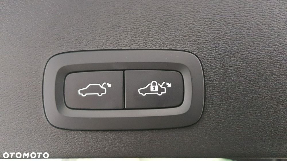 Volvo XC 40 - 18