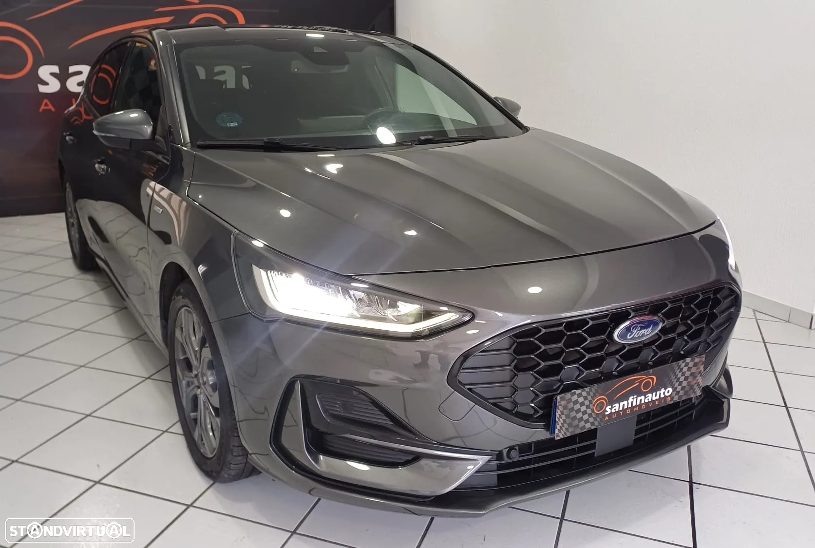 Ford Focus 1.0 EcoBoost Hybrid ST-LINE - 10