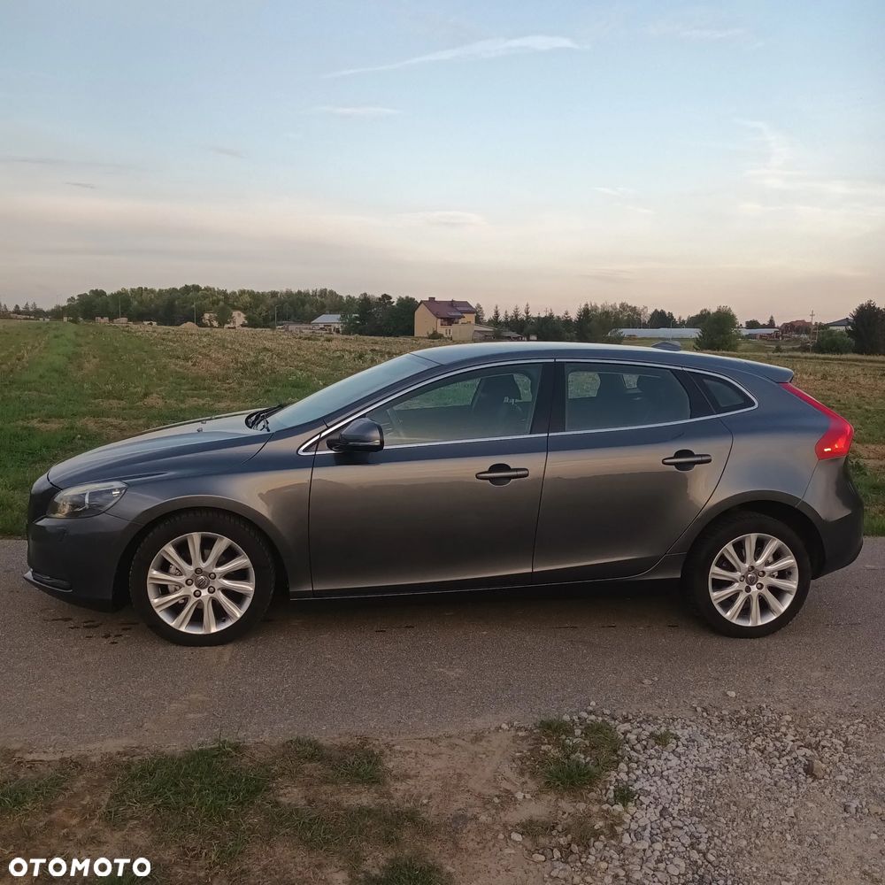 Volvo V40 D2 Momentum - 3