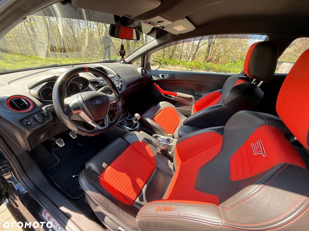 Ford Fiesta 1.6 EcoBoost ST - 5