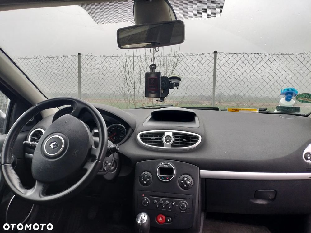Renault Clio 1.2 16V 75 Dynamique - 16