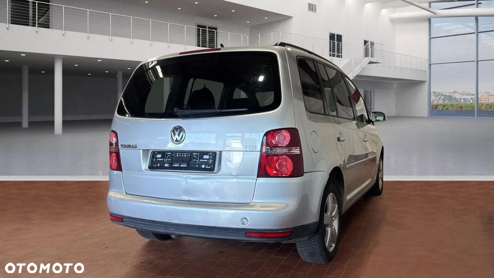 Volkswagen Touran 1.9 TDI Conceptline - 3