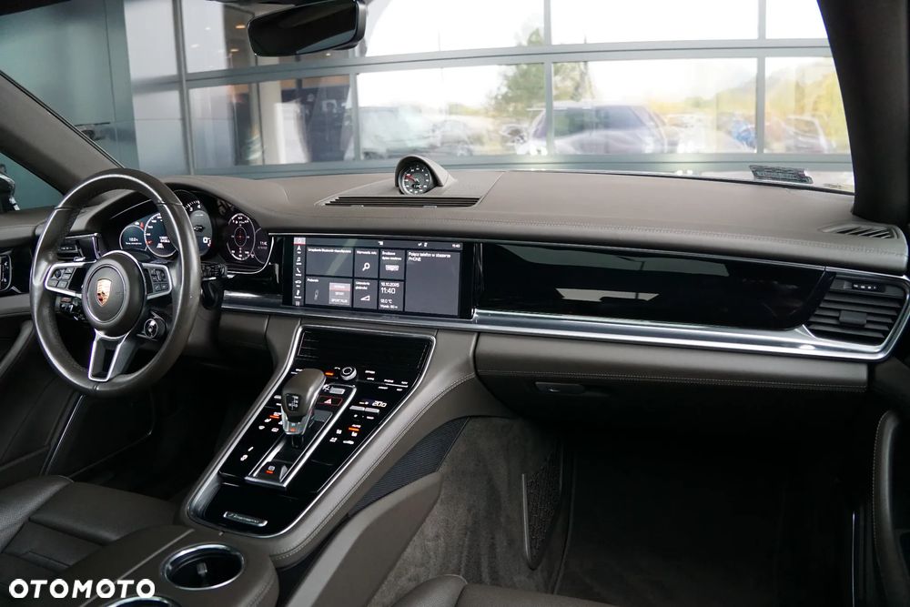 Porsche Panamera 4 Sport Turismo - 36
