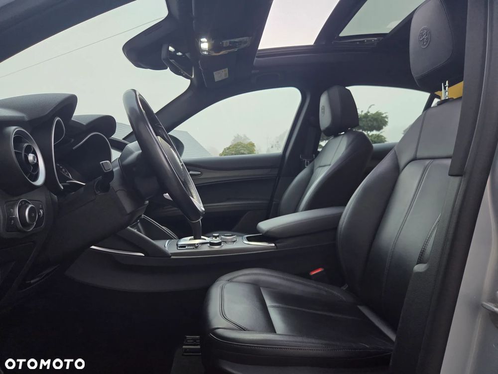 Alfa Romeo Stelvio 2.0 Turbo TI Q4 - 11