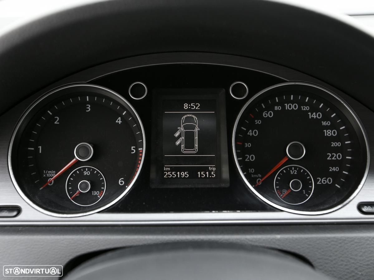 VW Passat Variant 2.0 TDi Confortline - 17