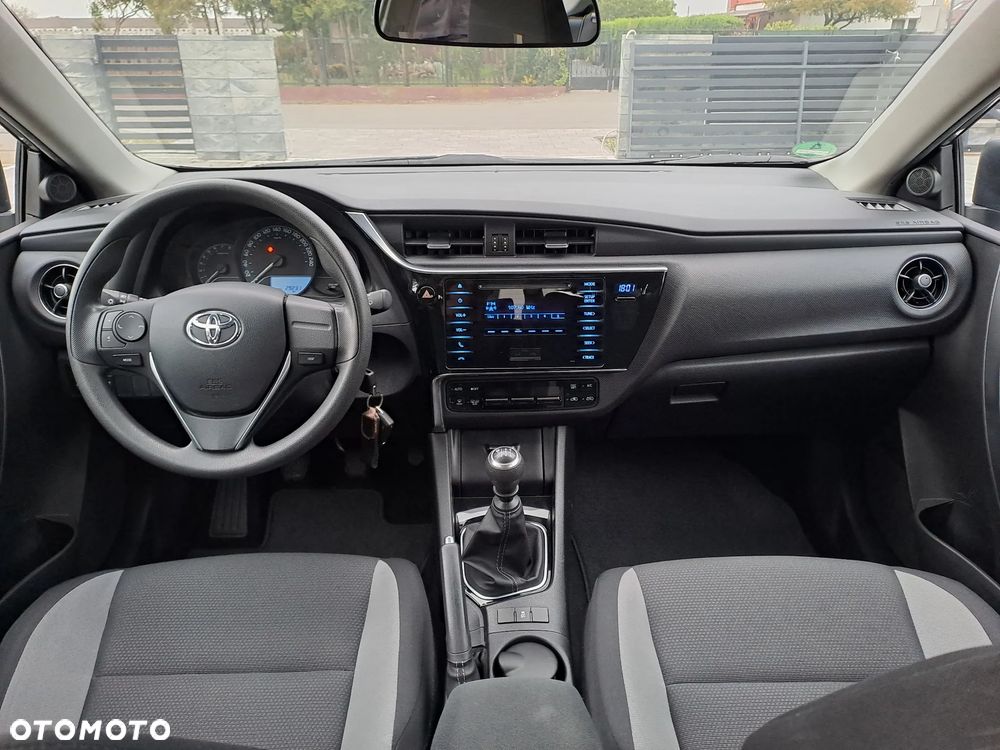 Toyota Auris - 21