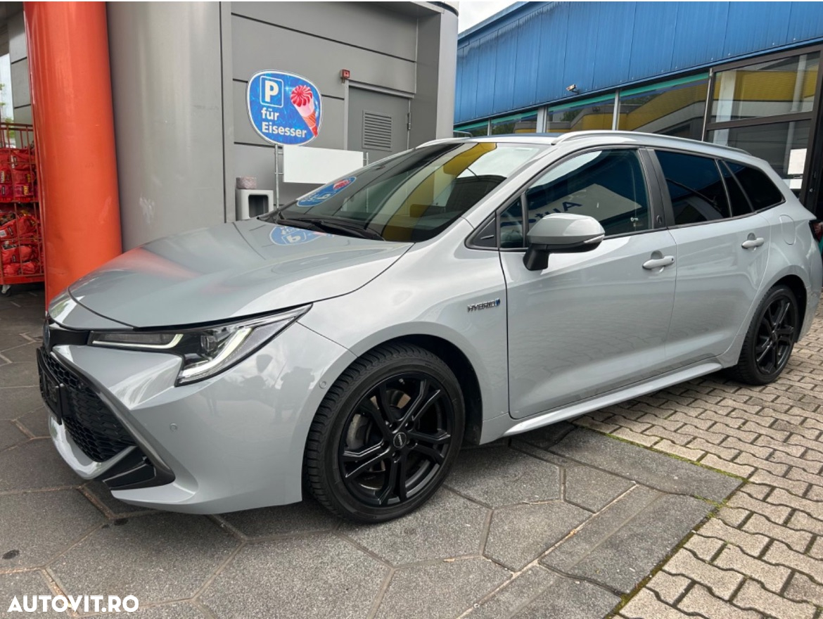 Toyota Corolla 2.0 Hybrid Team Deutschland - 3