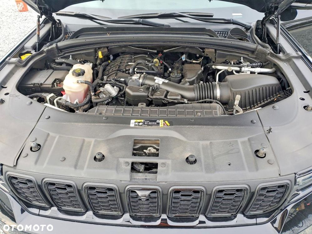 Jeep Grand Cherokee - 12