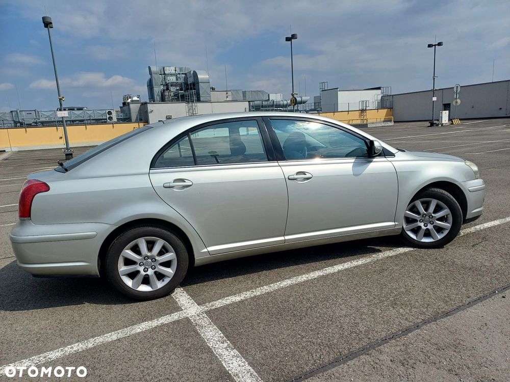 Toyota Avensis 2.0 D-4D - 6