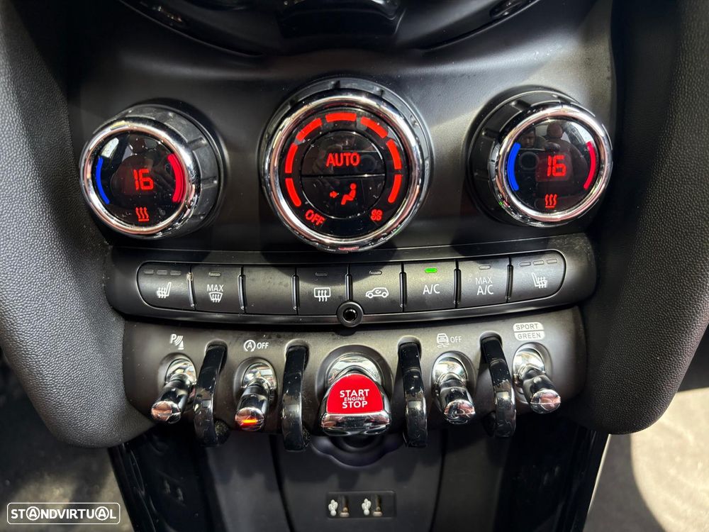 MINI 5 Portas Cooper D Aut. - 18
