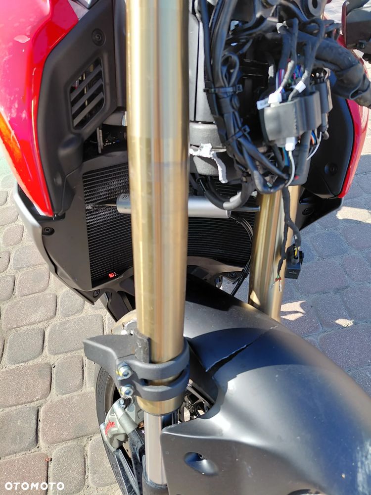 Ducati Streetfighter V2 - 10
