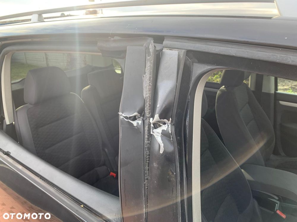 Volkswagen Touran 2.0 TDI DPF Comfortline - 11