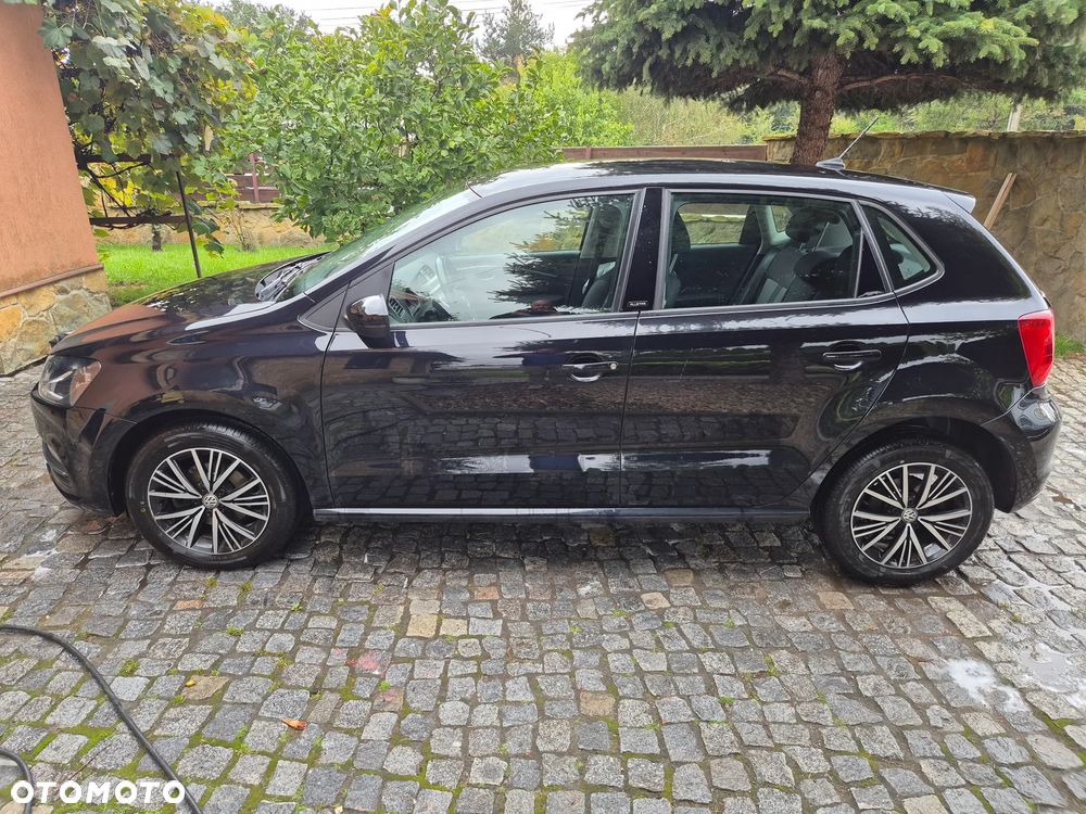 Volkswagen Polo 1.4 TDI Blue Motion Technology Allstar - 4