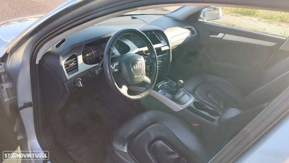 Audi A4 2010 photo 3