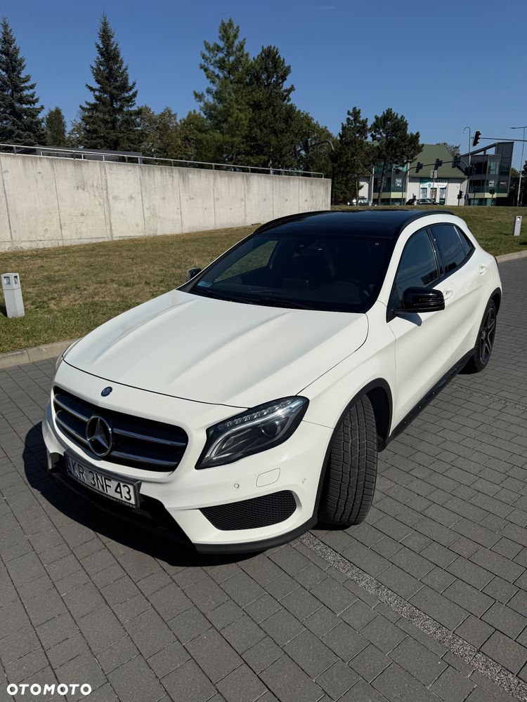 Mercedes-Benz GLA 250 4-Matic AMG Line - 22