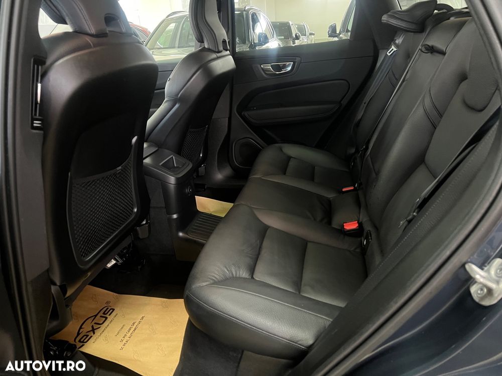 Volvo XC 60 T6 AWD Recharge Geartronic Inscription Expression - 22