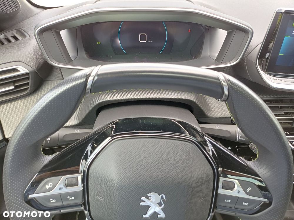 Peugeot 208 - 30