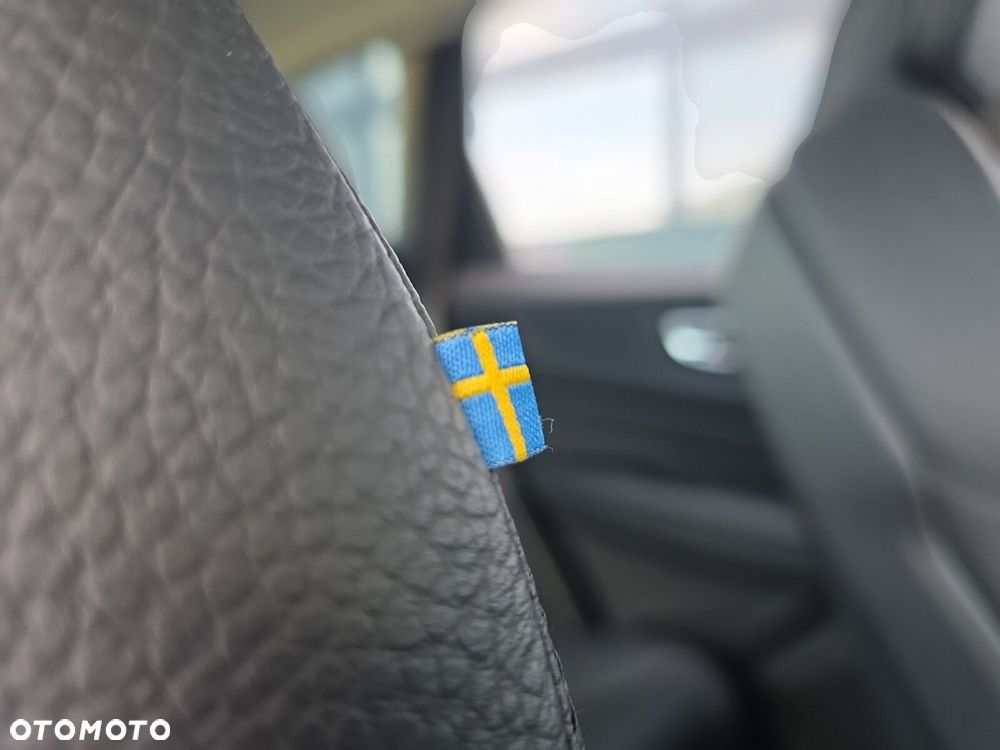 Volvo XC 60 B4 D Plus Dark - 27
