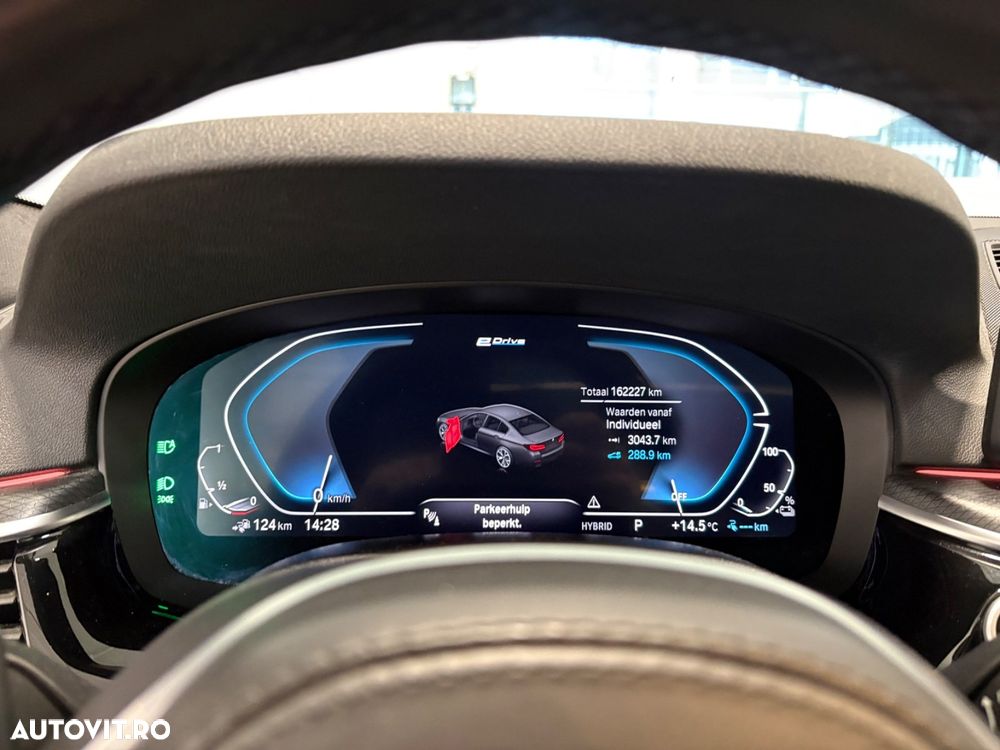 BMW Seria 5 530e Aut. M Sport Edition - 13