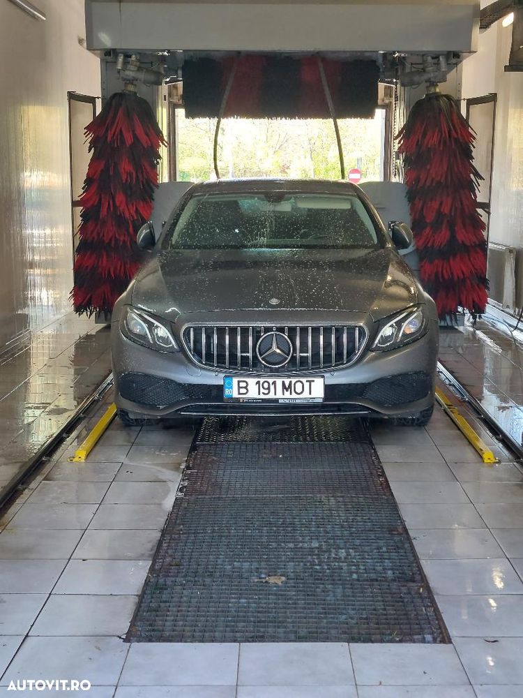 Mercedes-Benz E 200 4MATIC Aut. - 1