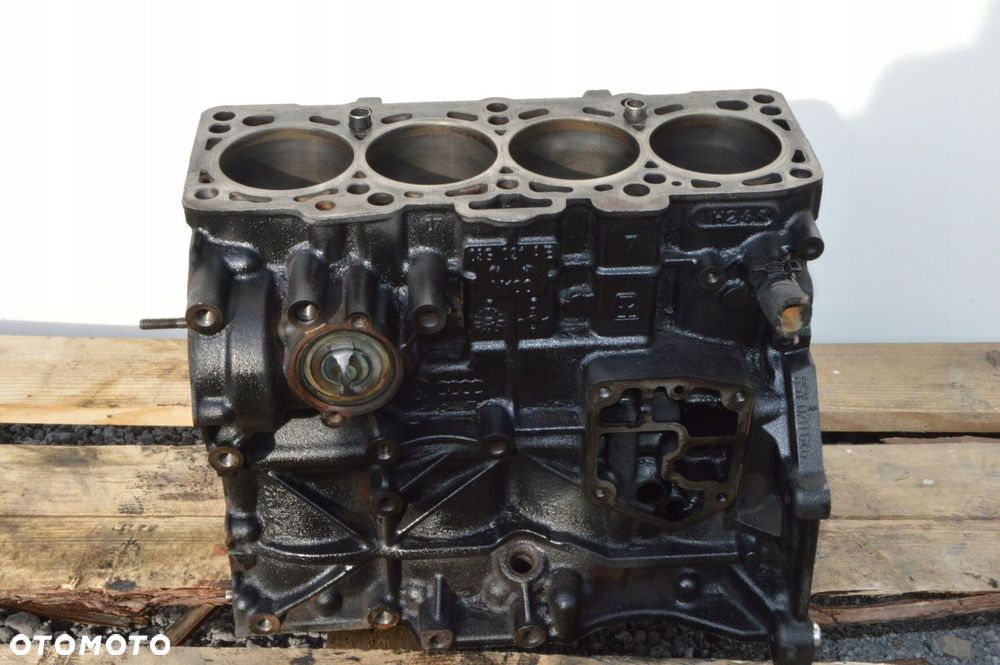 blok silnika tłoki korbowód mitsubishi outlander ii vw 2.0 DI-D tdi ładny - 3