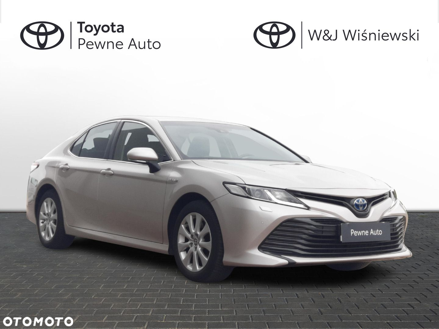 Toyota Camry - 22