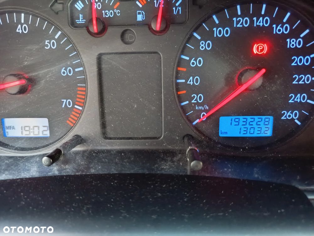 Volkswagen Passat 1.6 - 5