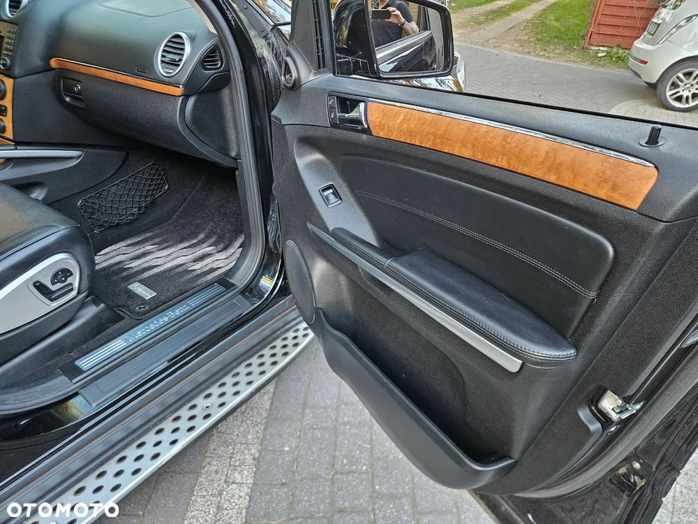 Mercedes-Benz GL 500 4Matic 7G-TRONIC - 37