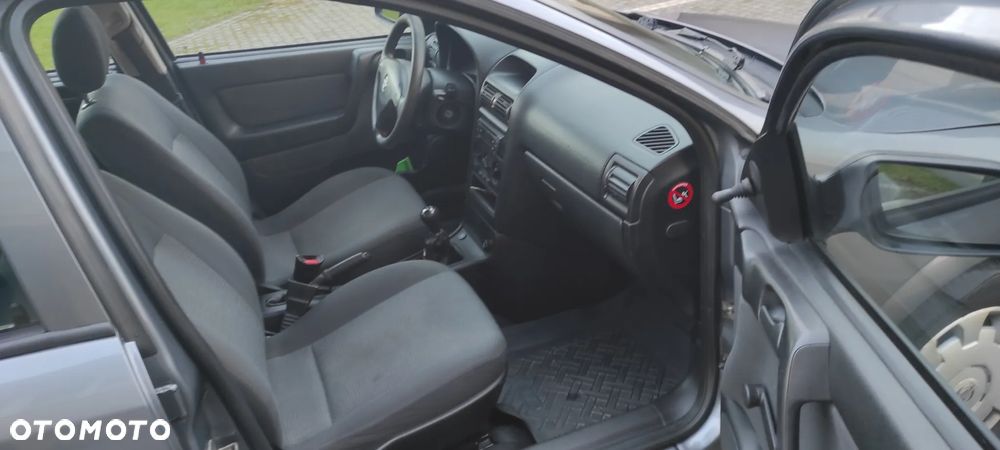 Opel Astra 1.4 Essentia - 11