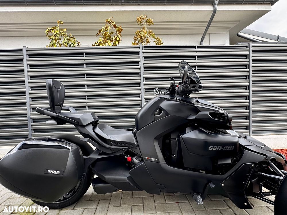 Can-Am Ryker 900 - 1