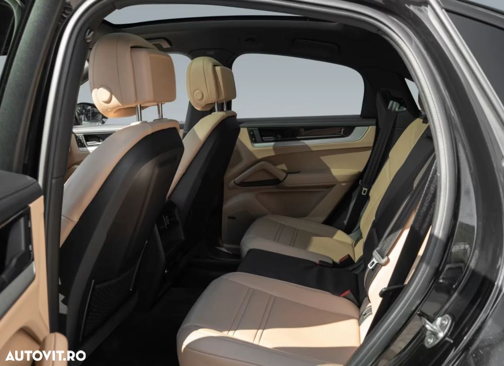 Porsche Cayenne Coupe S E-Hybrid - 10
