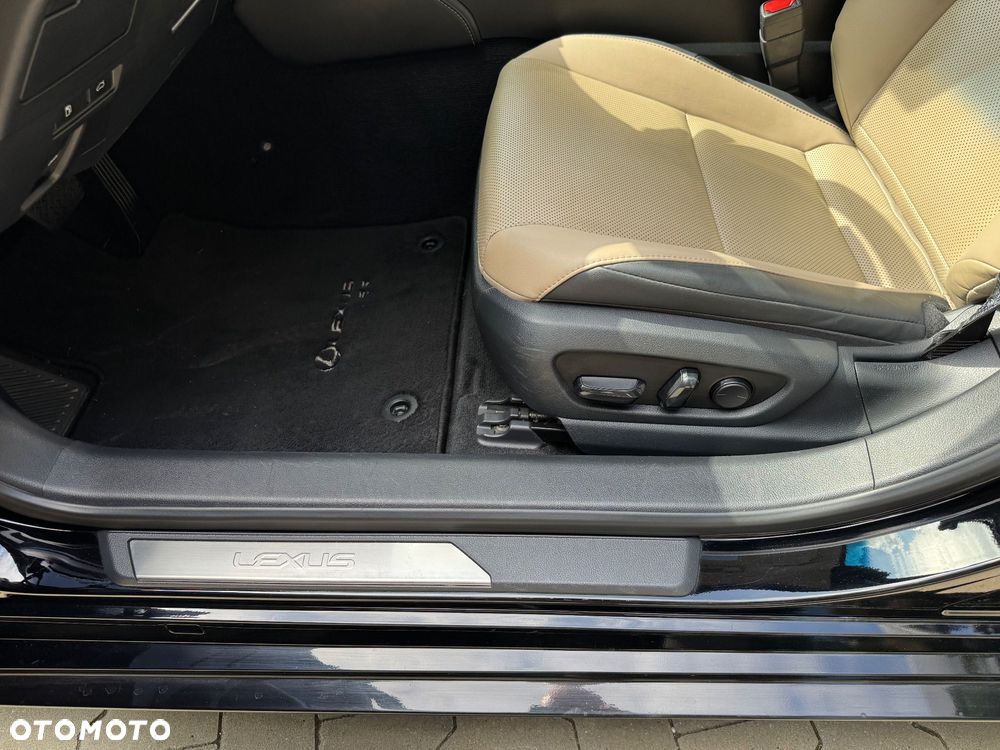 Lexus ES 300h Business Edition + - 21