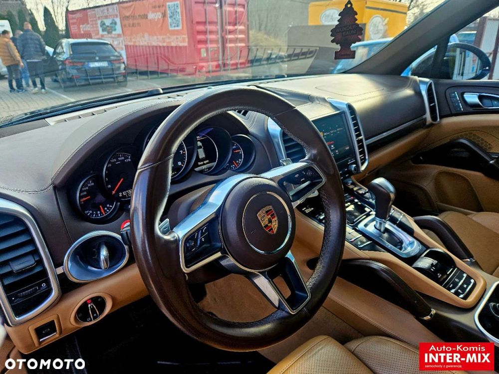 Porsche Cayenne - 15