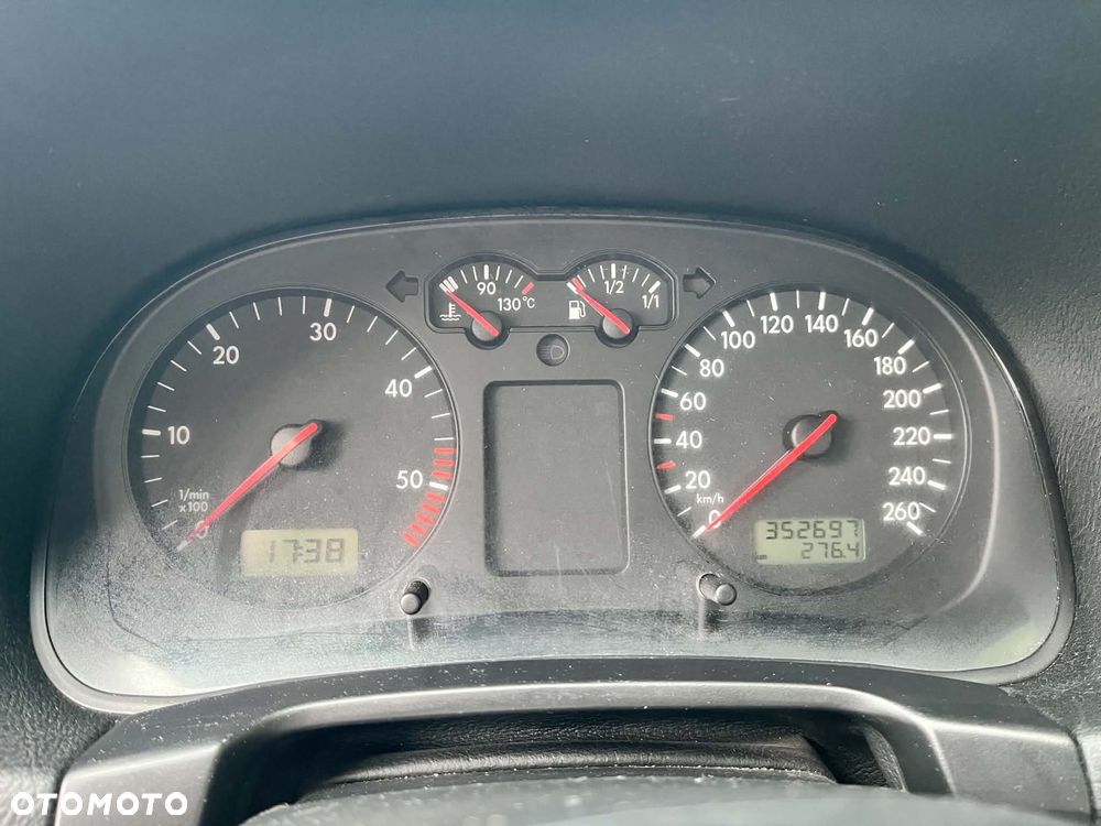 Volkswagen Golf 1.9 TDI Q - 9