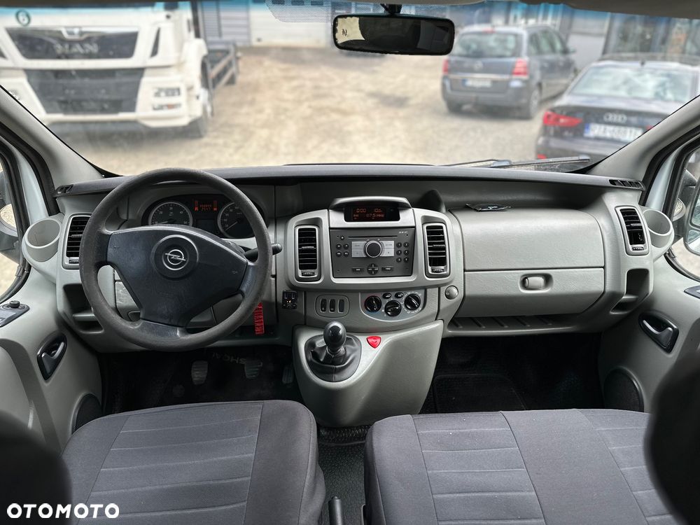 Opel Vivaro - 8