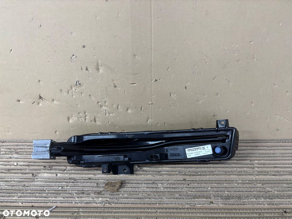VOLVO V40 II 31290579 led DRL prawa stroną - 2