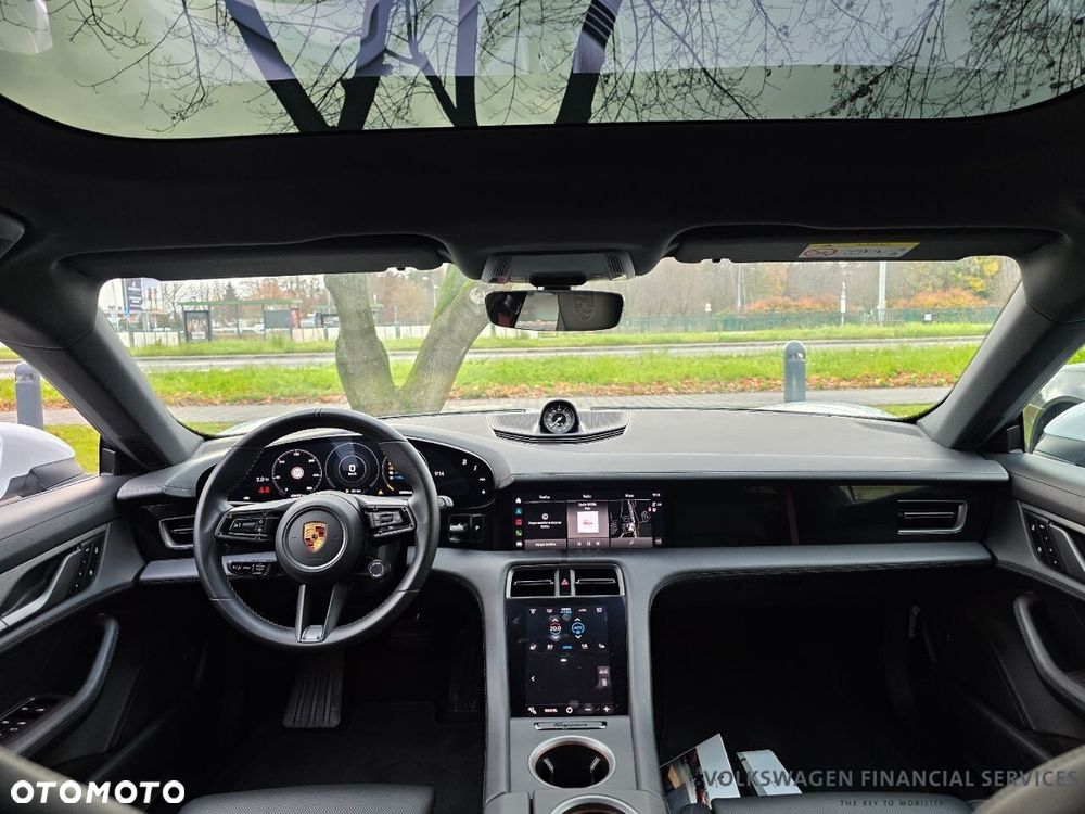 Porsche Taycan - 7