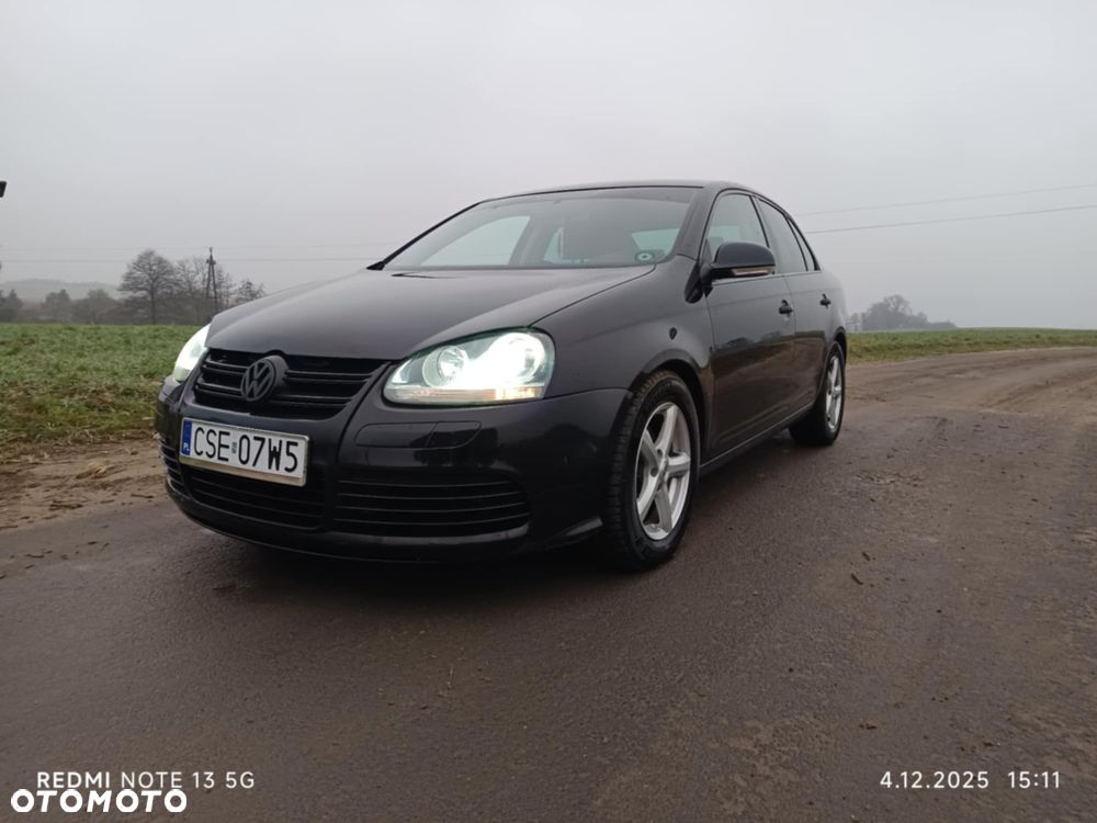 Volkswagen Jetta 2.0 TDI DPF Sportline - 1