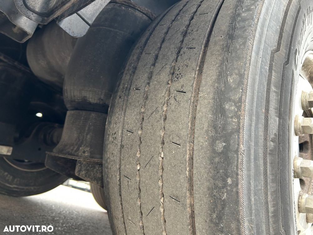 Alta Peischl, Walking floor, 2022, Jante Al, podea 10mm, factura externa - 22