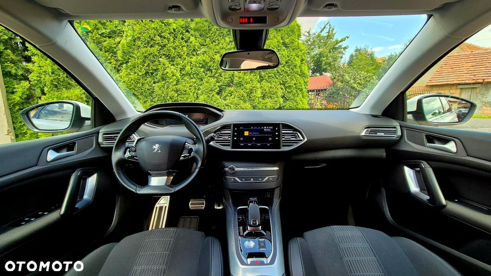 Peugeot 308 SW BlueHDi 130 EAT8 Allure - 32