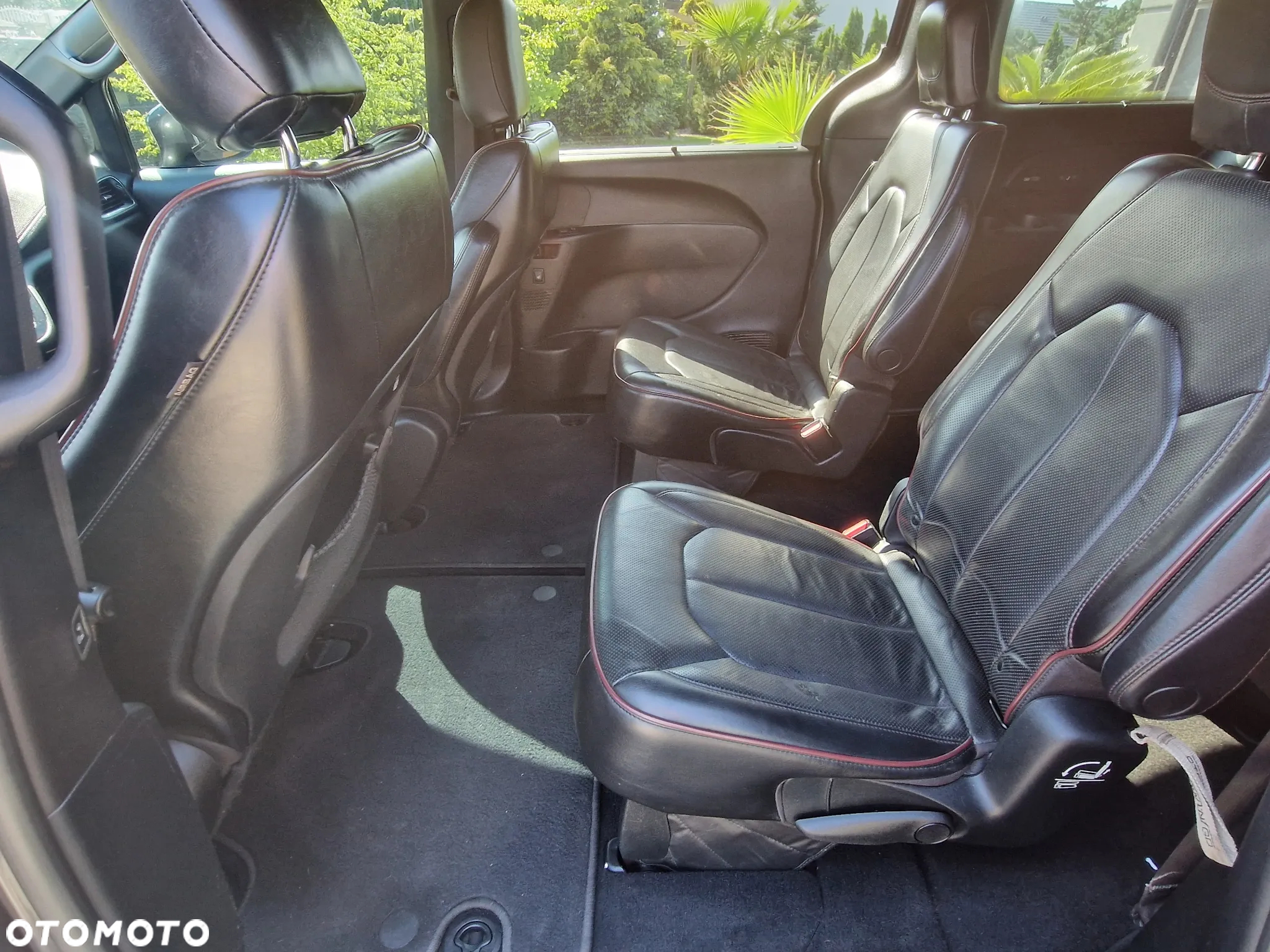 Chrysler Pacifica - 15