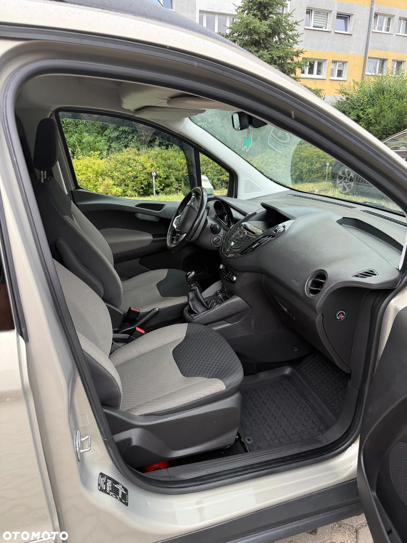 Ford Tourneo Courier 1.5 TDCi Titanium - 6