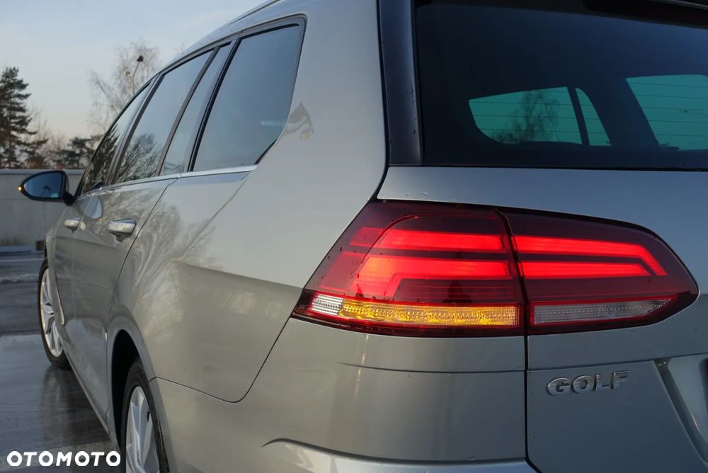 Volkswagen Golf Variant 1.5 TSI BMT Highline - 28