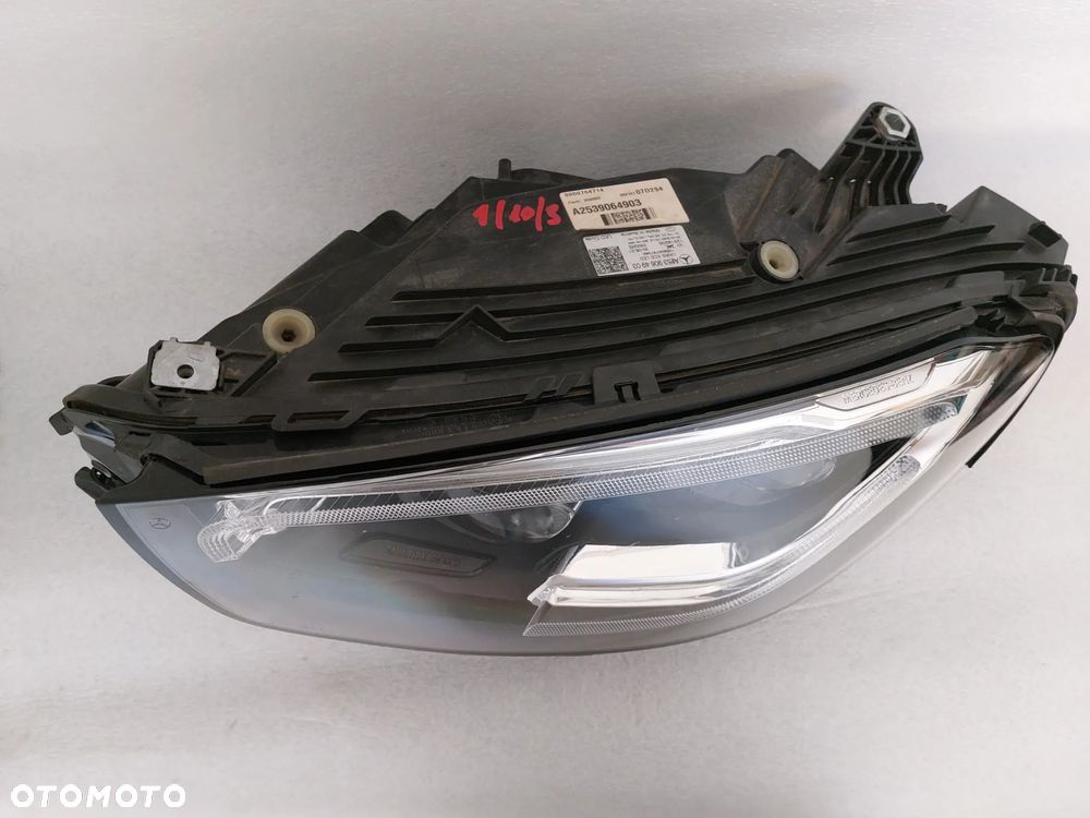 LAMPA LEWA MERCEDES GLC W253 A2539064903 - 3