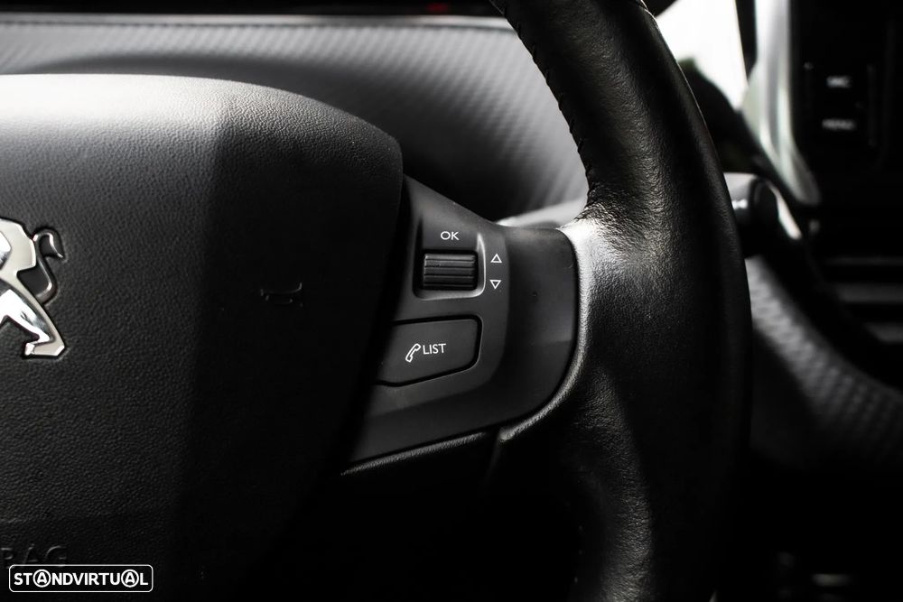 Peugeot 2008 1.2 PureTech Active - 15