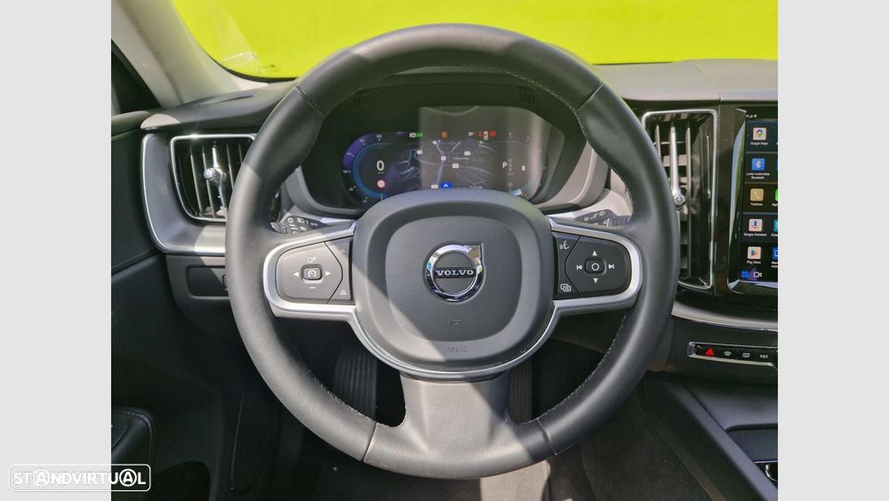 Volvo XC 60 2.0 B4 Momentum Plus — fotografia 11