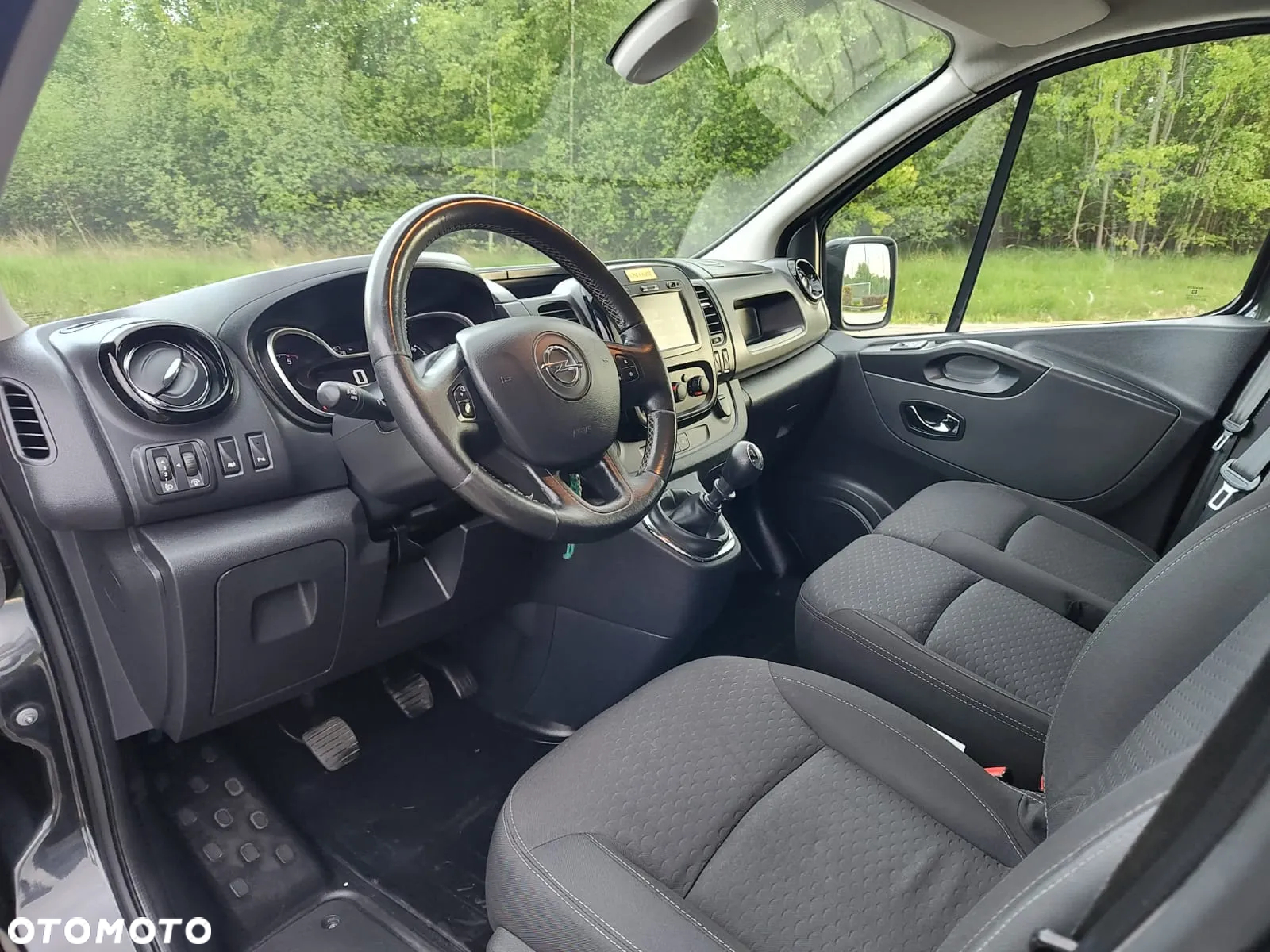 Opel Vivaro - 24